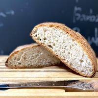 自家製パン/Pane casareccio